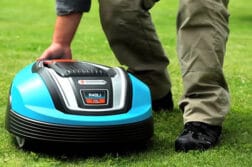 Comment réussir l’achat d’un robot tondeuse connecté