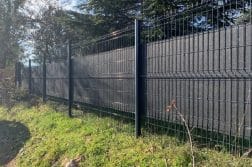 Pourquoi opter pour une clôture grillage et brise vue