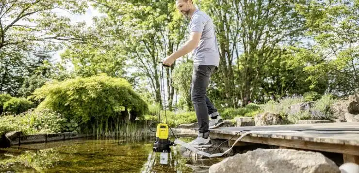 Trouvez la meilleure pompe à eau pour votre jardin les grandes marques, le système de relevage et l'utilisation des pompes à eau de pluie